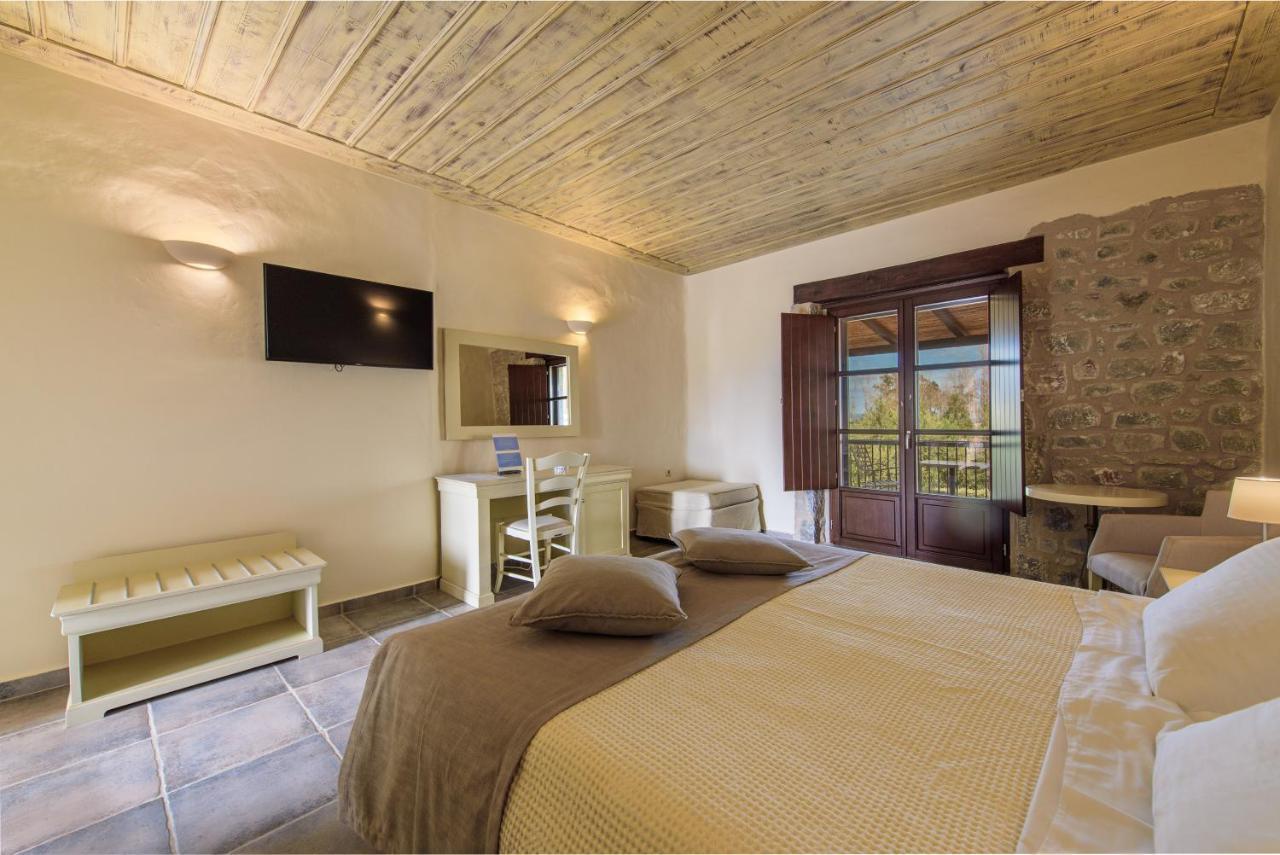 Castello Antico Hotel Gythio Exterior photo