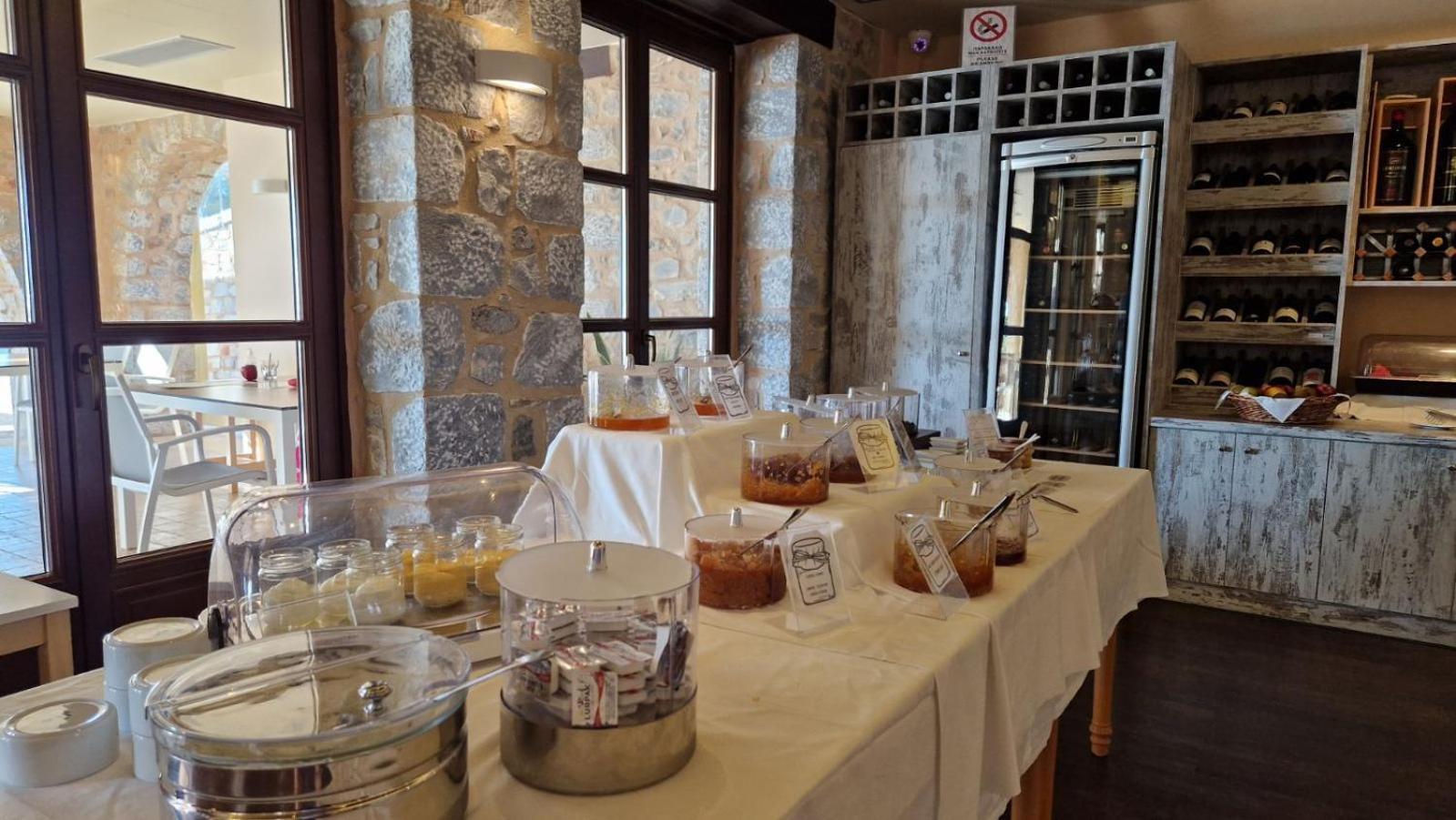 Castello Antico Hotel Gythio Exterior photo